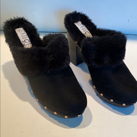 Rouge Helium Shoes - NWT Rouge Helium Black Platform Chunky Heels